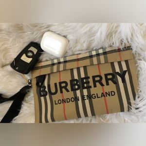 Used Burberry nylon wallet